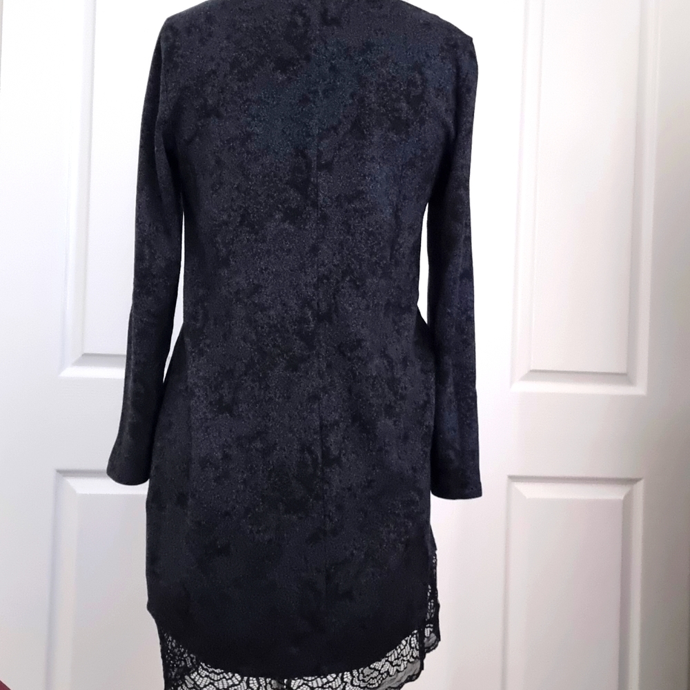 Blue shimmering dress with lace details - Picture 5 of 5